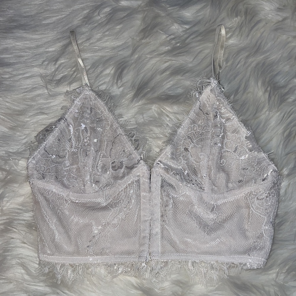 White lace corset top 🤍